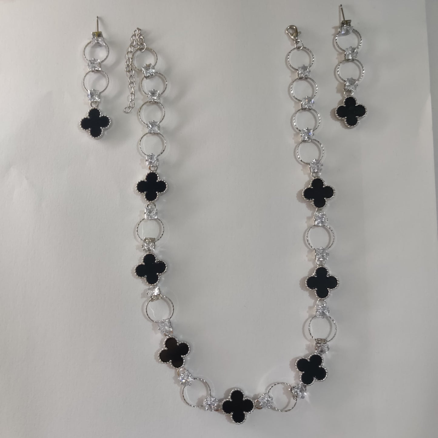 Black Clover Necklace – Luxury Statement Piece